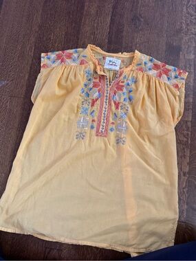 BIYA JOHNNY WAS Yellow Short Sleeve Blouse Size Medium